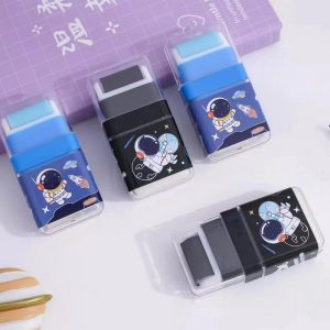 Cục tẩy 2 đầu hồng xanh dễ thương, xóa được cả bút chì và mực.